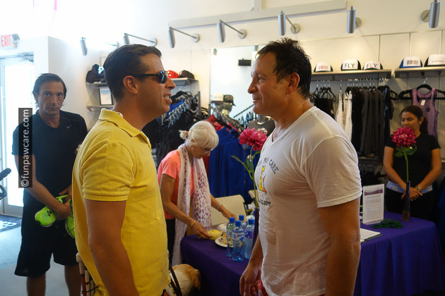 Steve Guttenberg talking with David New who is blind