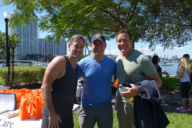 Steve Guttenberg and Mayor Philip Levine supporting miami fun paw care