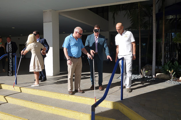 Steve Guttenberg, Russell Hartstein feeling for the stairs